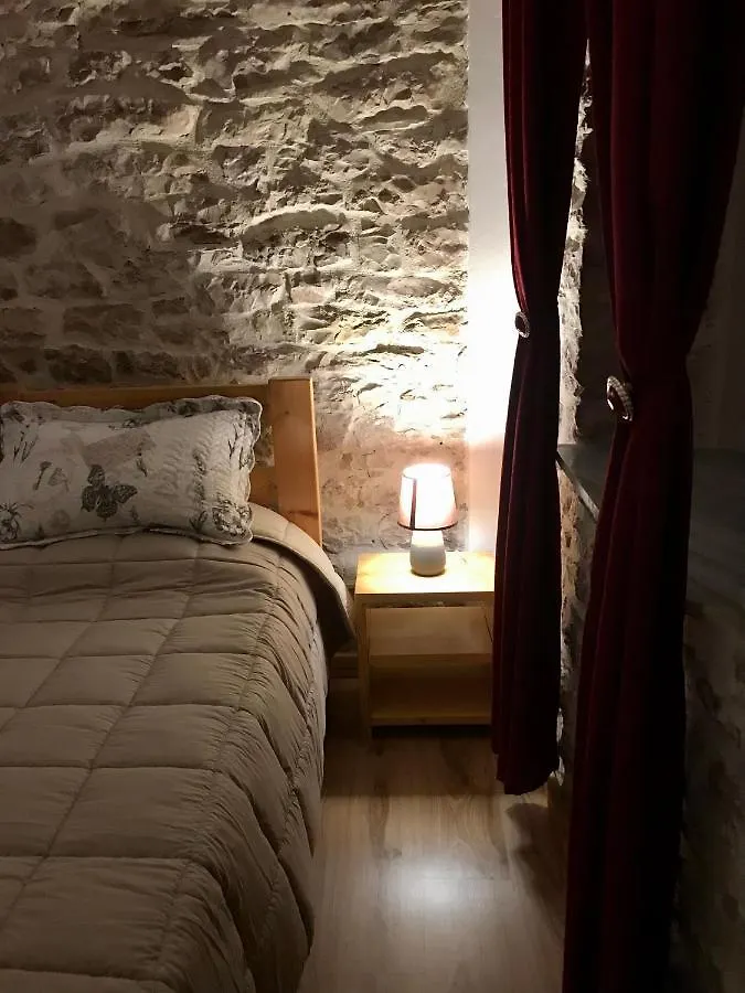 Vila Eri Gjirokastër