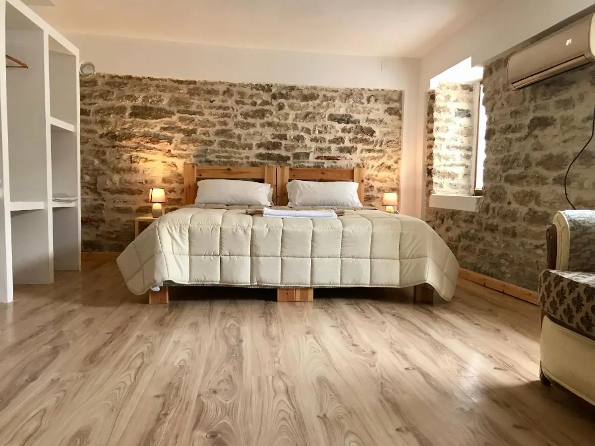 Aparthotel Vila Eri Gjirokastër