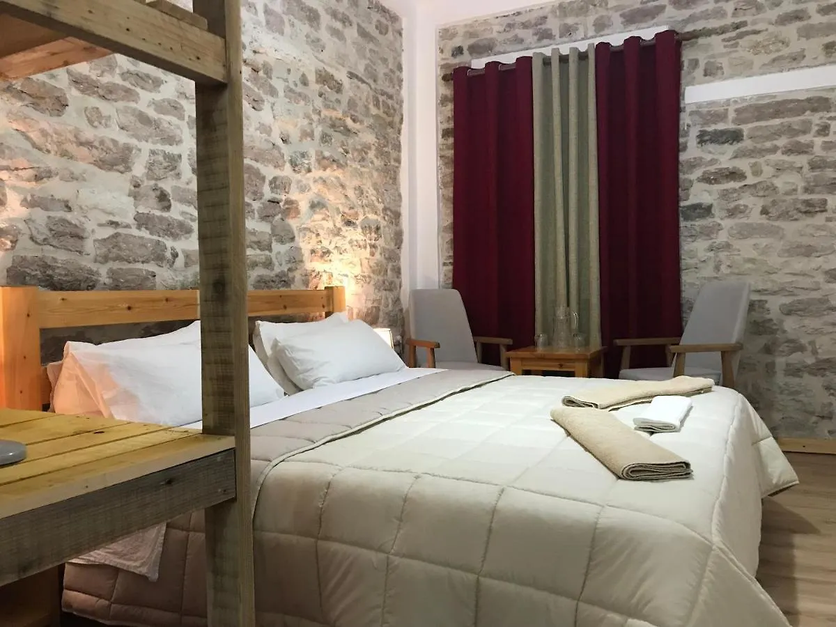 Vila Eri Gjirokastër 0*,  Albanië
