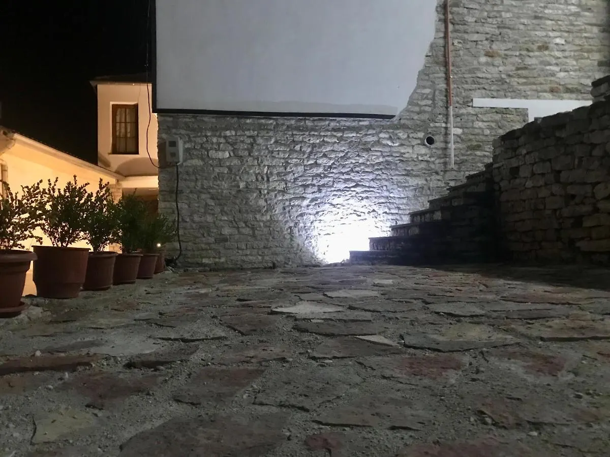 Vila Eri Gjirokastër 0*,  Albanië