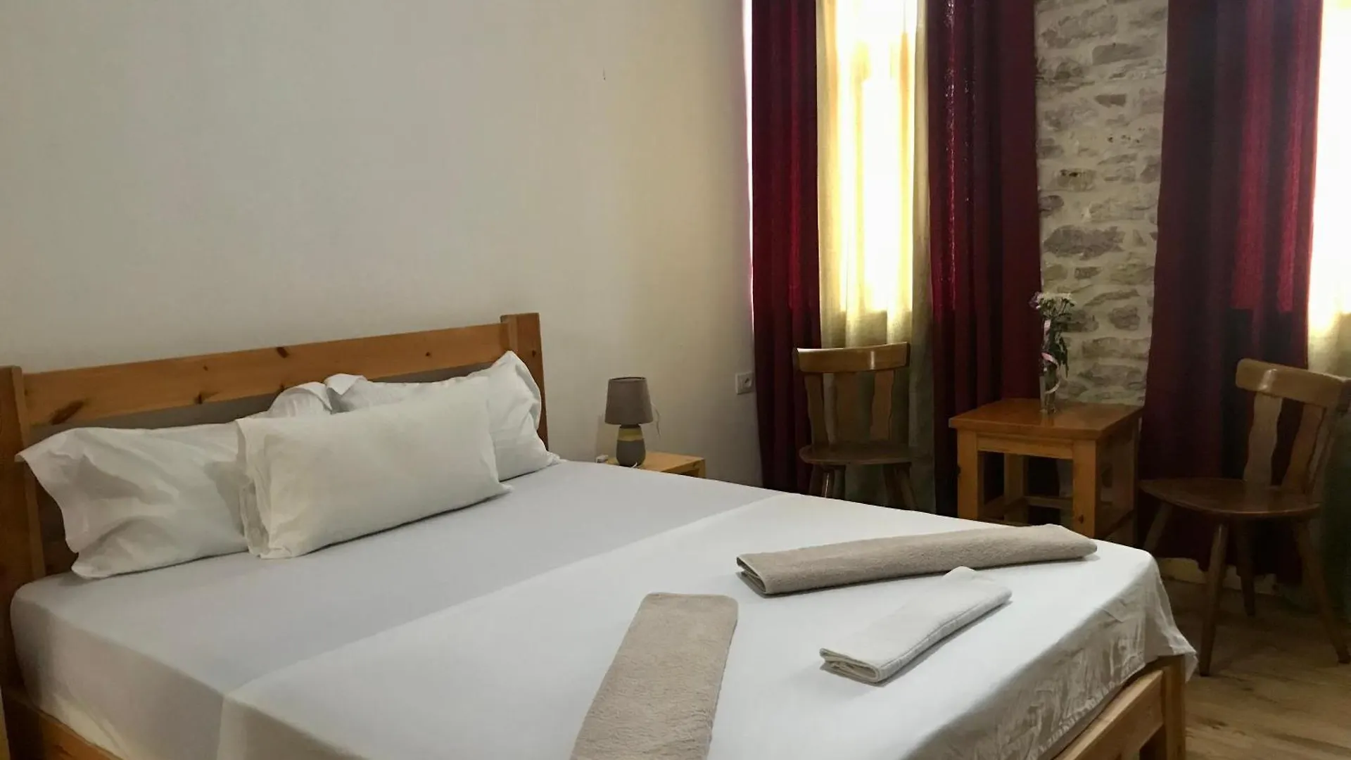 Vila Eri Gjirokastër