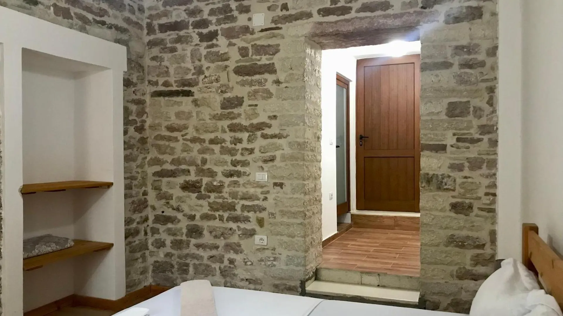 Aparthotel Vila Eri Gjirokastër