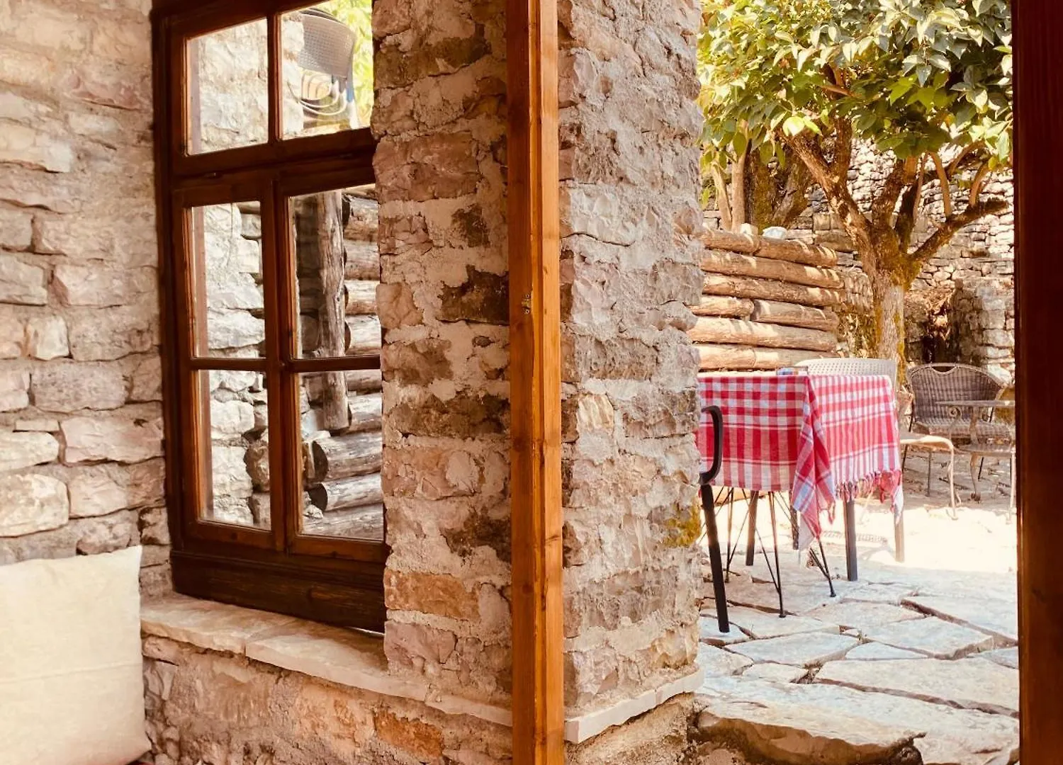 Vila Eri Gjirokastër Aparthotel