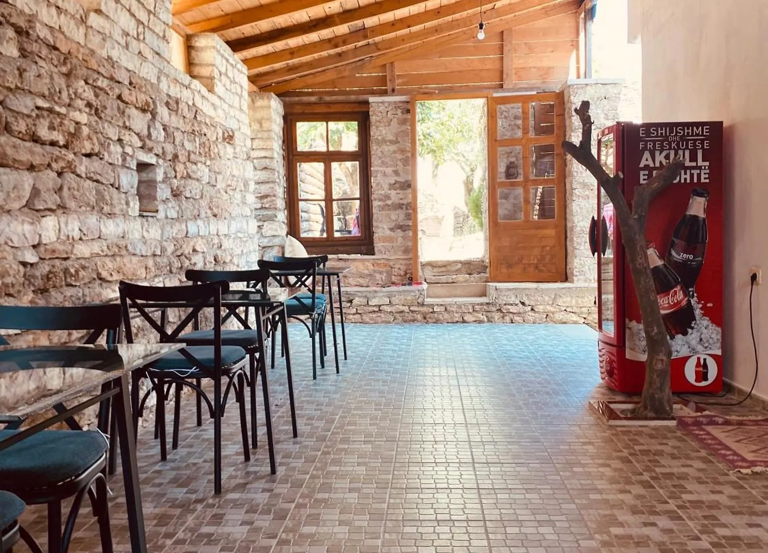 Vila Eri Gjirokaster Albania