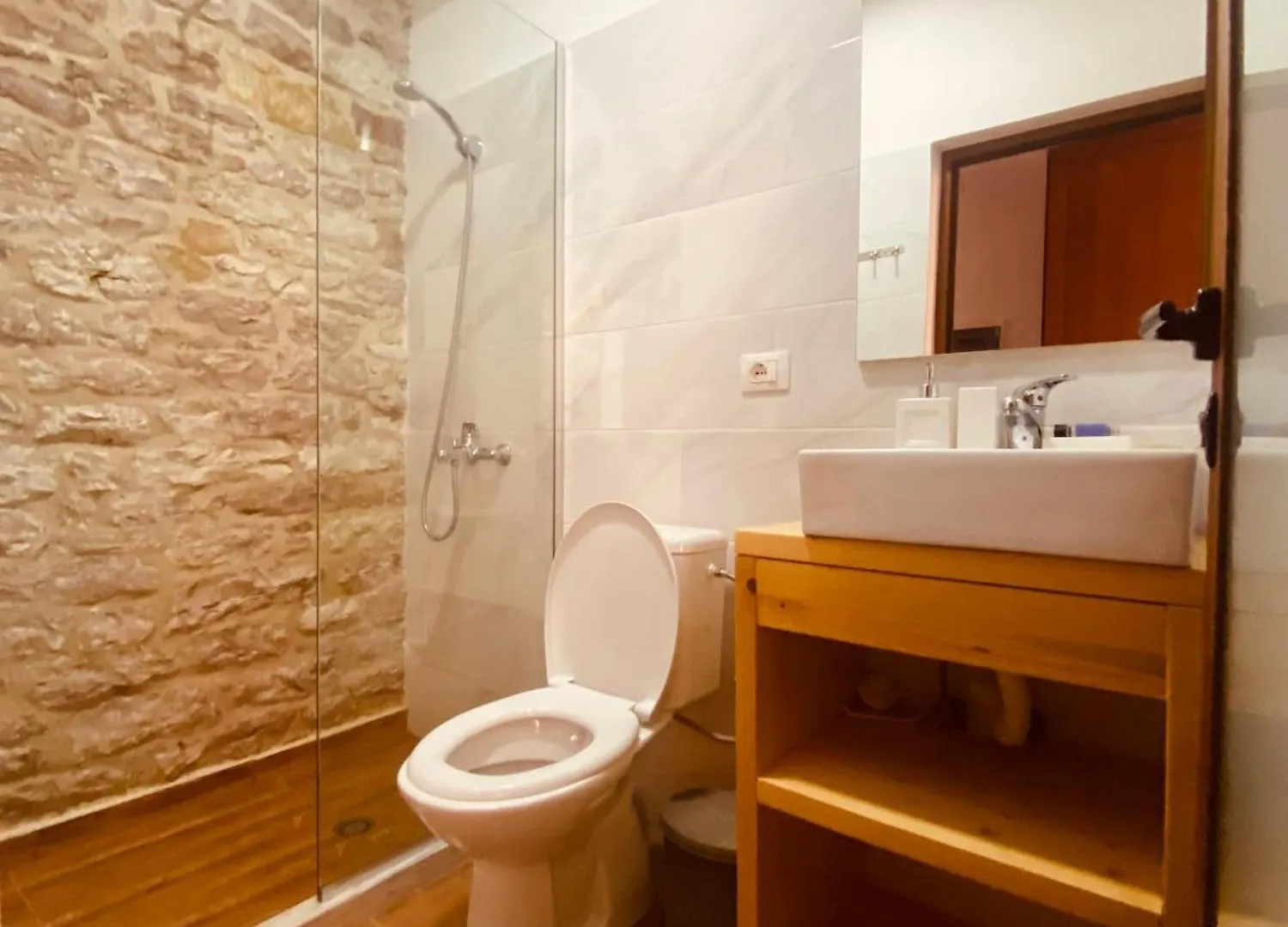 Vila Eri Gjirokaster Aparthotel