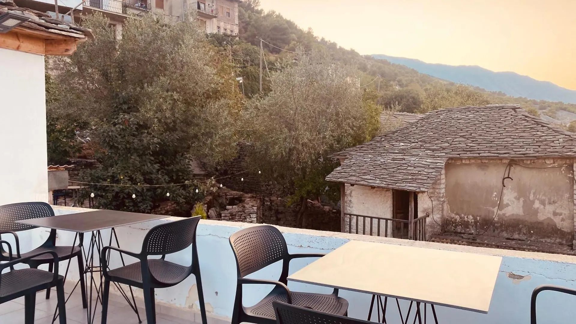 Vila Eri Gjirokastër Aparthotel