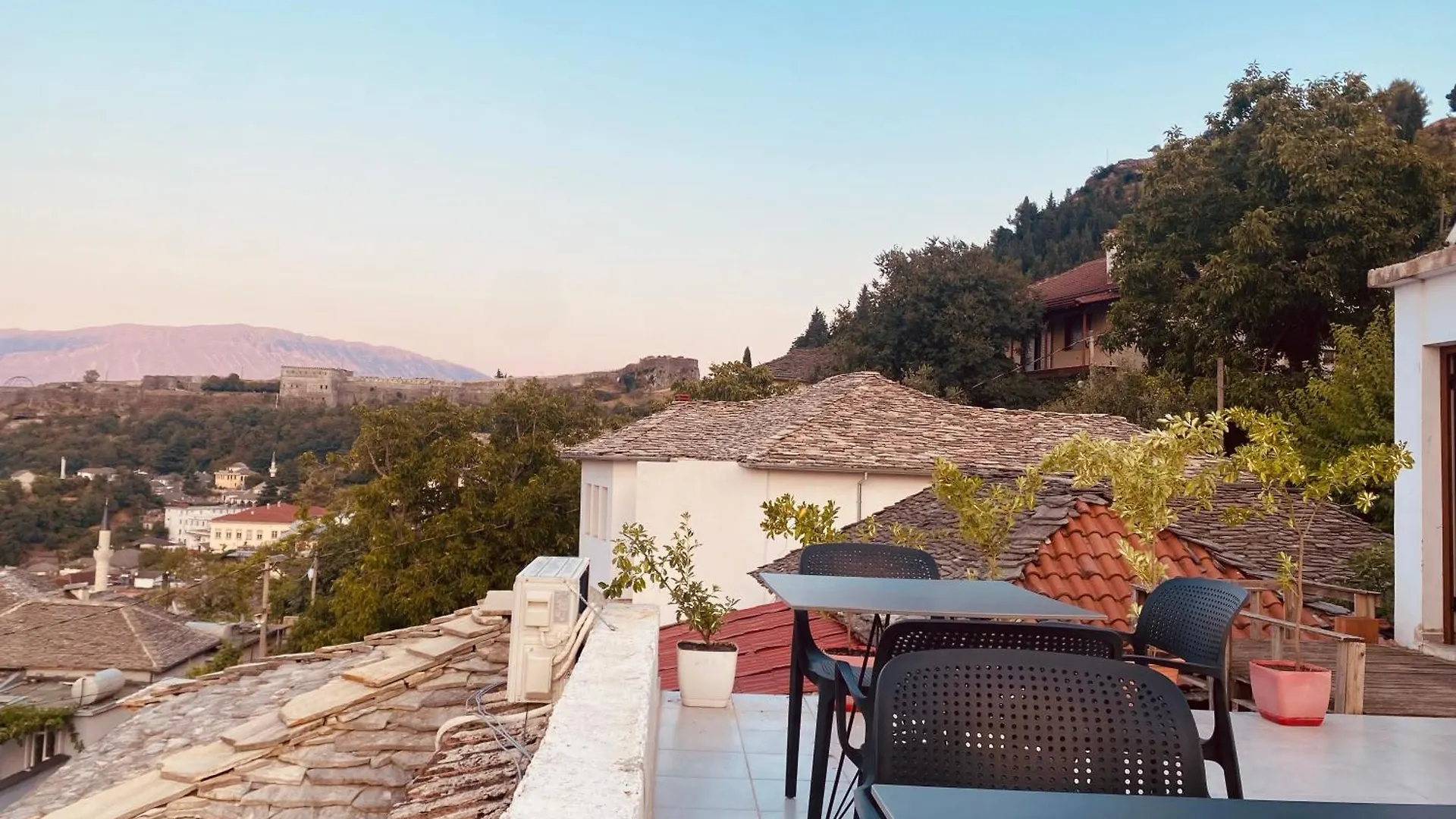 Aparthotel Vila Eri Gjirokaster Albania