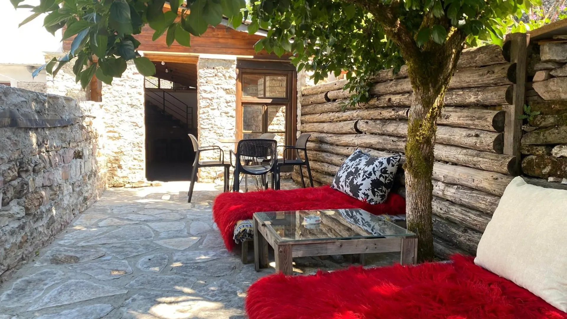Vila Eri Gjirokaster 0*,  Albania